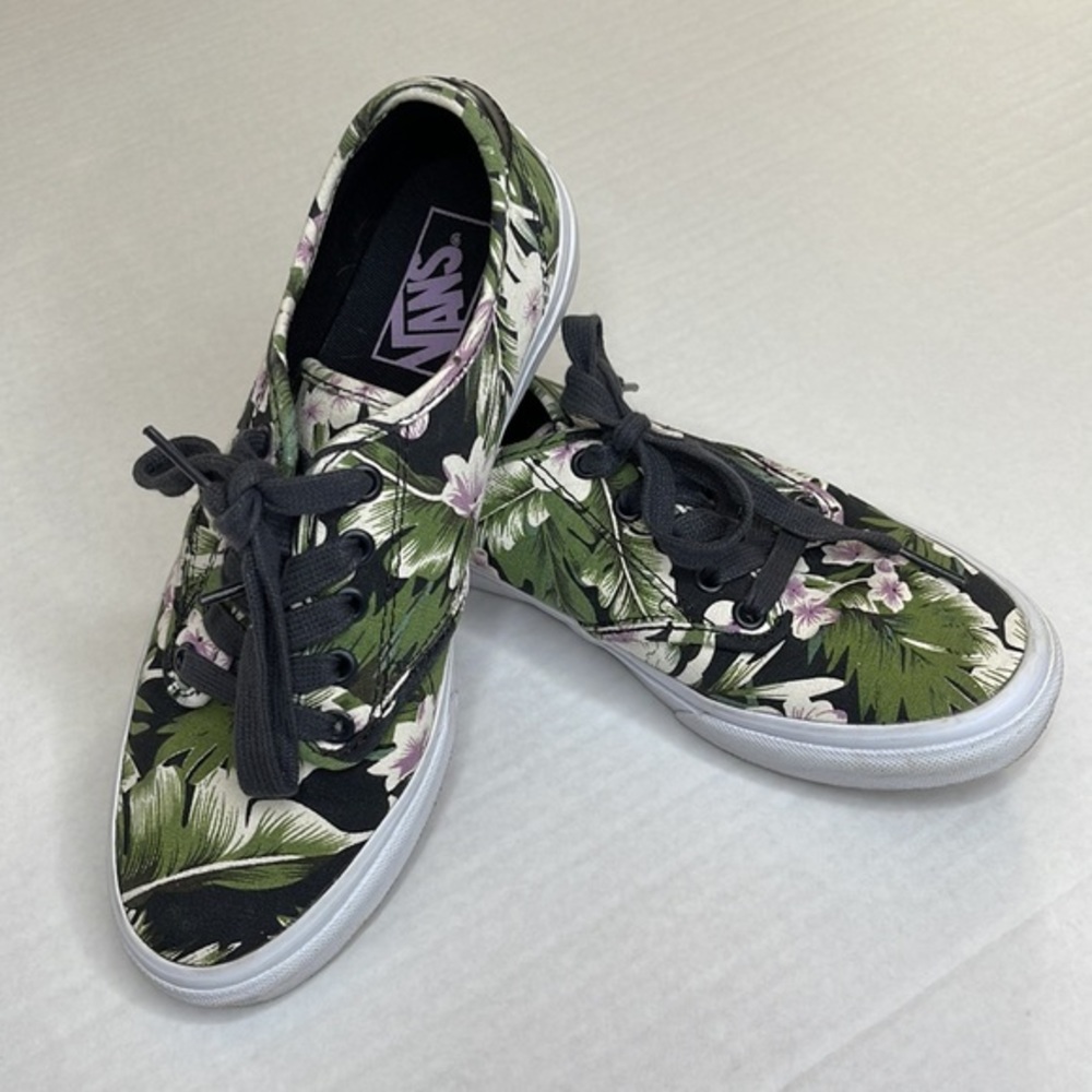 Vans Atwood Old Skool Sneaker Palm/White Flower Women’s Size 7.5